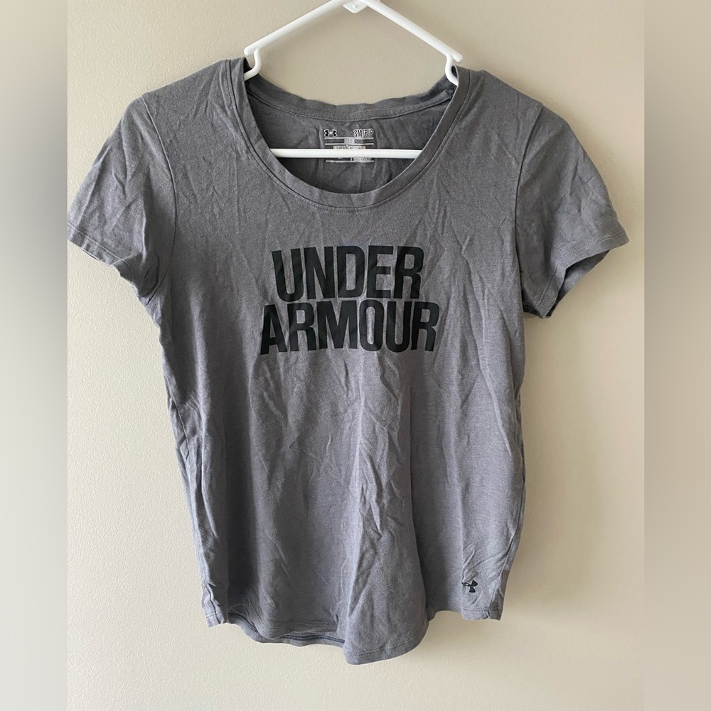 Under Armour top
